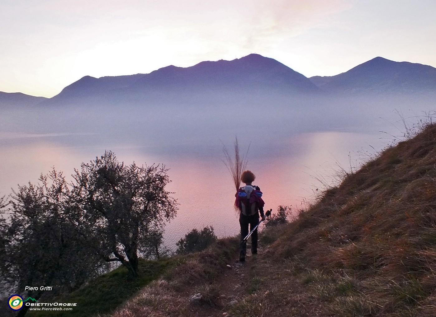 97 Un trofeo splende nel tramonto di una bellissima escursione .JPG